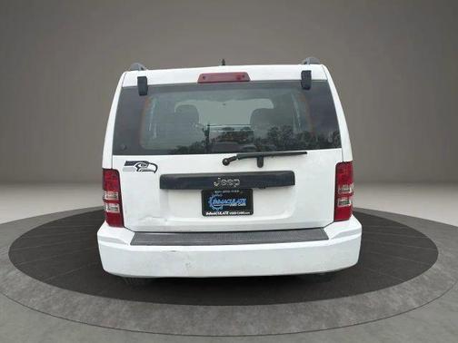 Bright White Clearcoat 2012 Jeep Liberty Sport