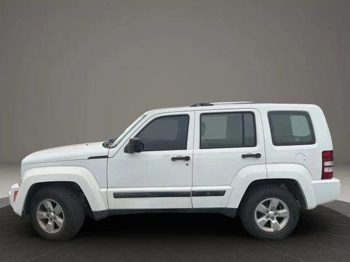 Bright White Clearcoat 2012 Jeep Liberty Sport