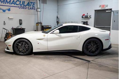 Bianco Avus 2016 Ferrari F12berlinetta Base