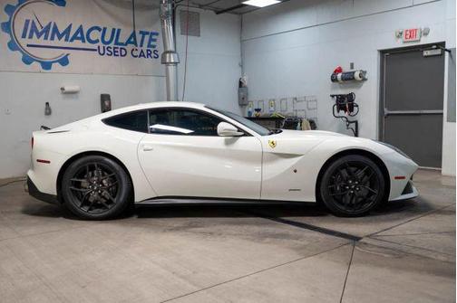 Bianco Avus 2016 Ferrari F12berlinetta Base