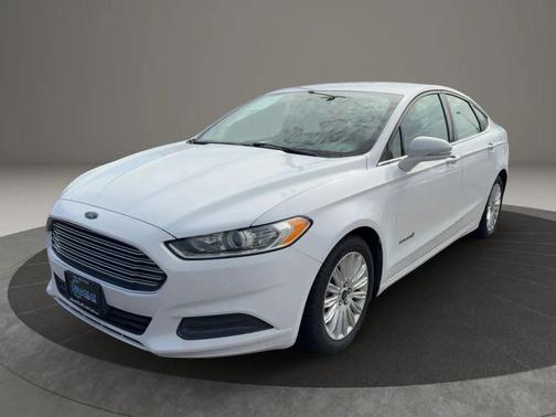 2016 Ford Fusion Hybrid SE