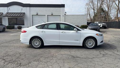 2016 Ford Fusion Hybrid SE