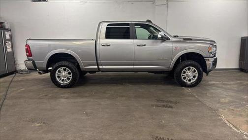 2020 RAM 2500 Laramie Crew Cab 4X4 6'4' Box