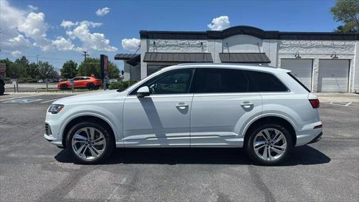 2022 Audi Q7 55 Premium Plus