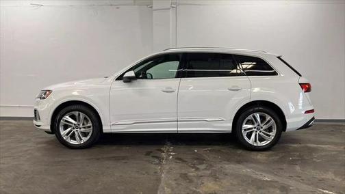 2022 Audi Q7 55 Premium Plus