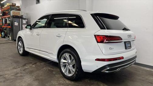 2022 Audi Q7 55 Premium Plus