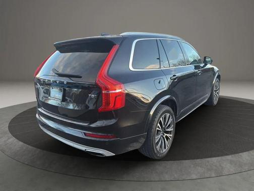 2020 Volvo XC90 T5 Momentum