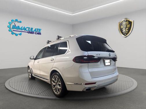 White Metallic 2024 BMW X7 xDrive40i