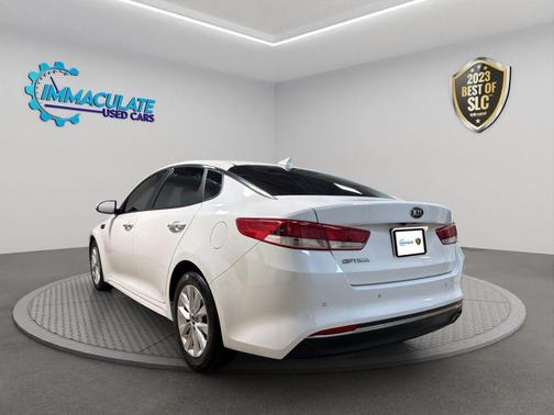 Snow White Pearl 2018 Kia Optima LX