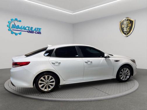 Snow White Pearl 2018 Kia Optima LX