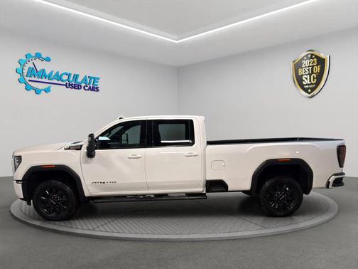 2025 GMC Sierra 3500 AT4