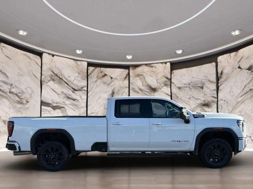 2025 GMC Sierra 3500 AT4