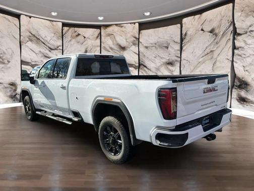 2025 GMC Sierra 3500 AT4