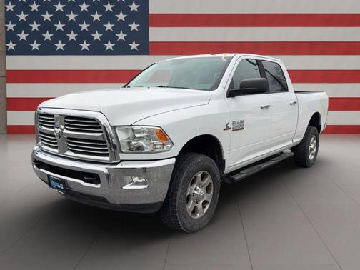 2017 RAM 2500 Big Horn Crew Cab 4x4 6'4' Box