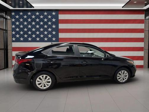 2020 Hyundai Accent SE