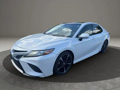 Pearl 2018 Toyota Camry XSE