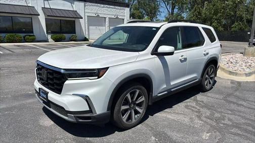 2023 Honda Pilot Touring 8-Passenger
