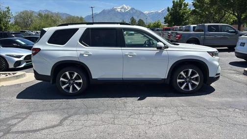 2023 Honda Pilot Touring 8-Passenger