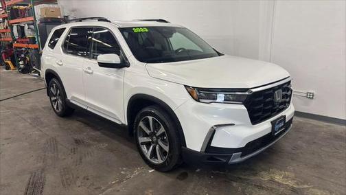 2023 Honda Pilot Touring 8-Passenger