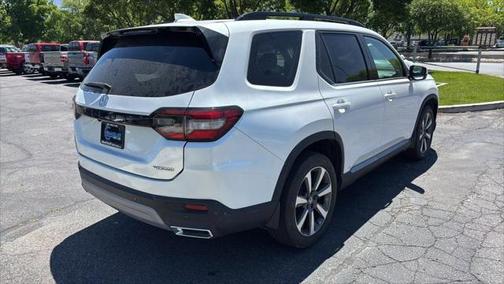 2023 Honda Pilot Touring 8-Passenger