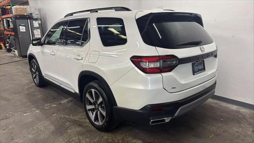 2023 Honda Pilot Touring 8-Passenger