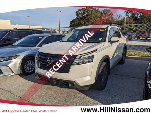 2022 Nissan Pathfinder SV