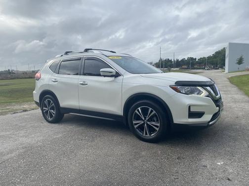 White 2020 Nissan Rogue SV
