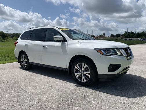 2020 Nissan Pathfinder SV