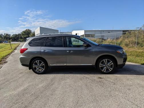 2019 Nissan Pathfinder Platinum