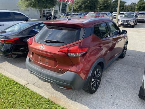 Cayenne Red 2018 Nissan Kicks SV