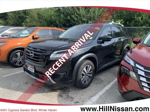 2022 Nissan Pathfinder SL
