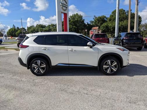 White 2023 Nissan Rogue Platinum