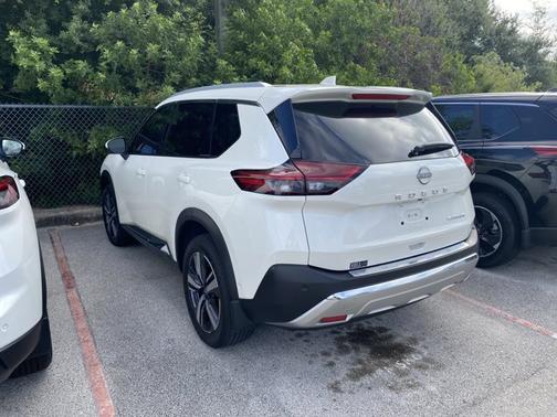 White 2023 Nissan Rogue Platinum