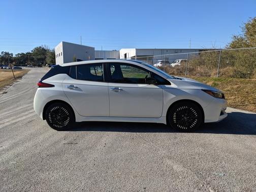 2024 Nissan Leaf SV PLUS