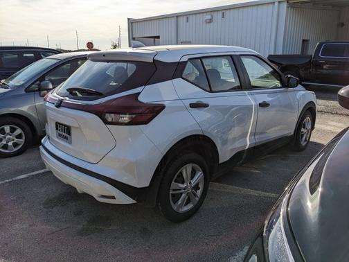 2023 Nissan Kicks S