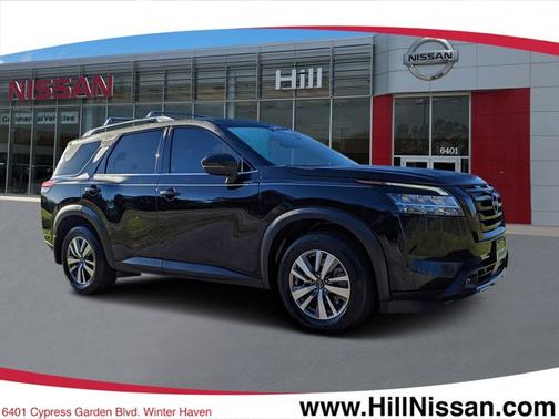 2022 Nissan Pathfinder SL