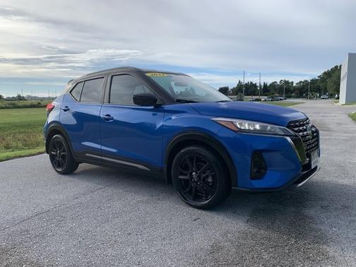 2023 Nissan Kicks SR