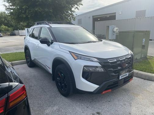Everest White P 2025 Nissan Rogue Rock Creek