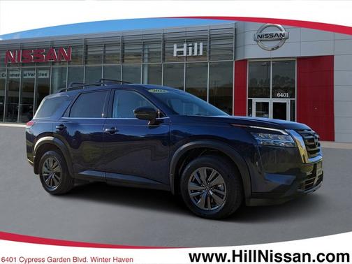 2022 Nissan Pathfinder SV