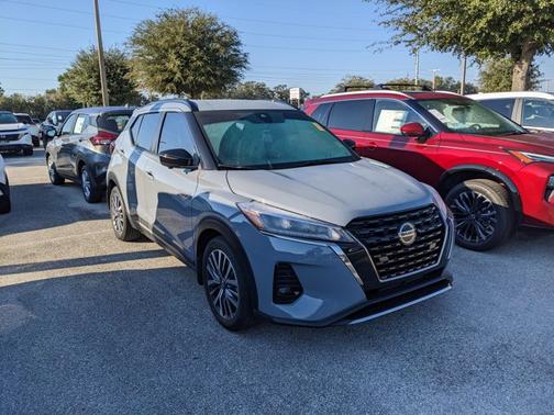 2021 Nissan Kicks SR