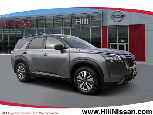 2025 Nissan Pathfinder SL