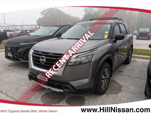 2025 Nissan Pathfinder SL