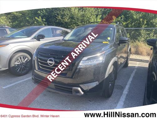 Black 2022 Nissan Pathfinder SV