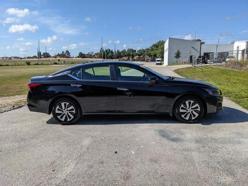 Black 2025 Nissan Altima S
