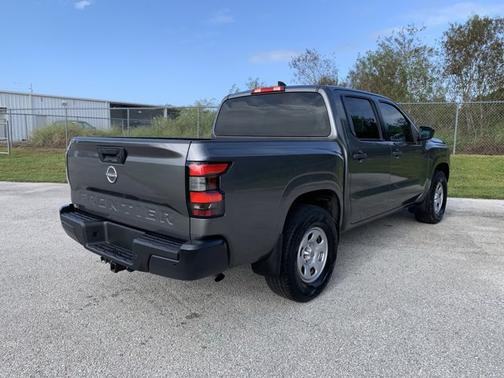 2022 Nissan Frontier S