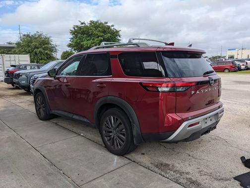 Scarlet Ember 2022 Nissan Pathfinder SL