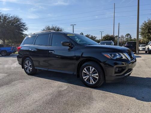 2020 Nissan Pathfinder SL