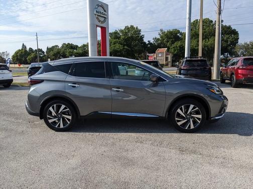 Gun Metallic 2022 Nissan Murano SL