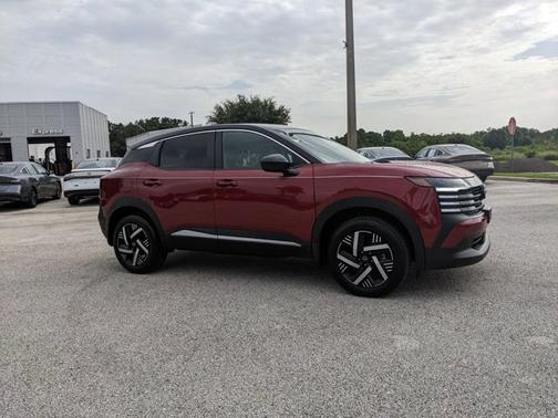 2t Red Blk Roof 2025 Nissan Kicks SV
