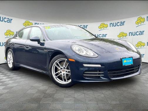 Dark Blue Metallic 2014 Porsche Panamera 4